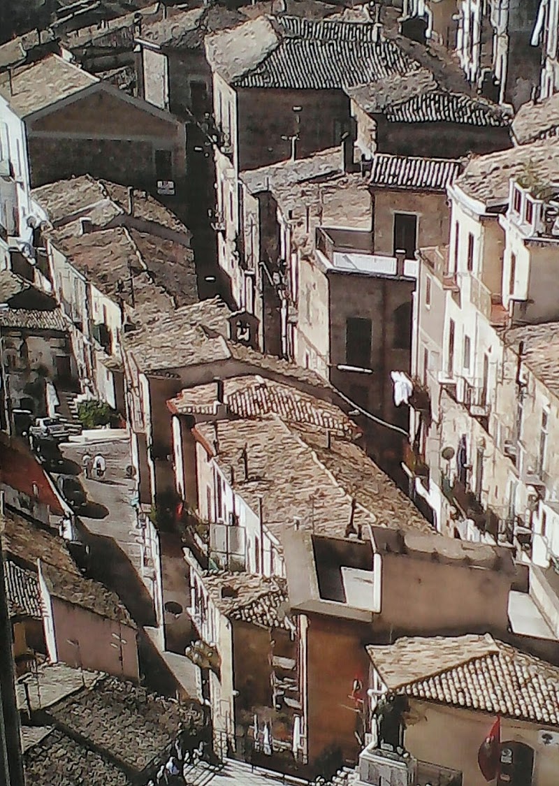 Comparto Cinta Muraria Urbana, Ingresso Arco Porta Nuova, Chiesa SS.Trinità Via Camillo Benso Conte di Cavour, 29, 71028 Sant'Agata di Puglia FG, Italy