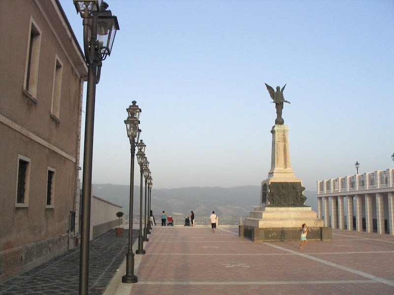 Museo Diocesano San Pietro Piazza Valentino Vignone, Teggiano, 84030 Teggiano SA, Italy