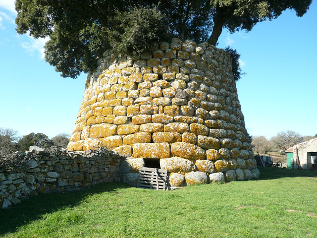 Nuraghe Erismanzanu Strada provinciale 101 , fra i km 7 e 8 - Esporlatu