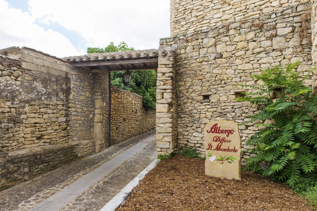 Albergo Diffuso Il Mandorlo - Baressa - Via Is Tellaias, Baressa, 09090 Baressa, Italia