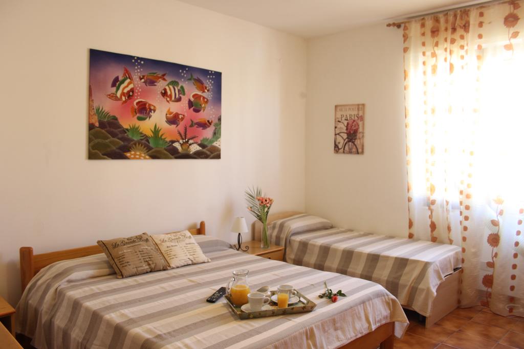 B&B Alghero Mare Chiaro - Alghero - Via Aggius 19, 07041 Alghero, Italia