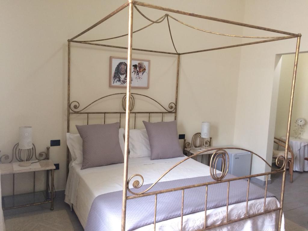 B&b Alisso - Olbia - Viale Aldo Moro 42, 07026 Olbia, Italia