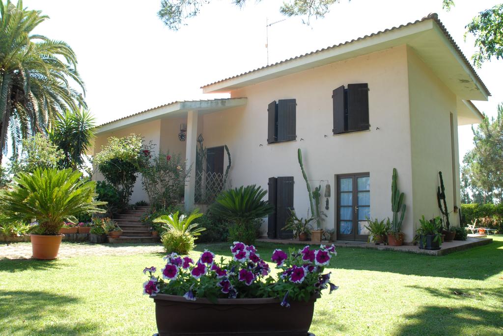 B&B Fra e Fe - Arborea - Strada 18 Bis Est 6, 09092 Arborea, Italia