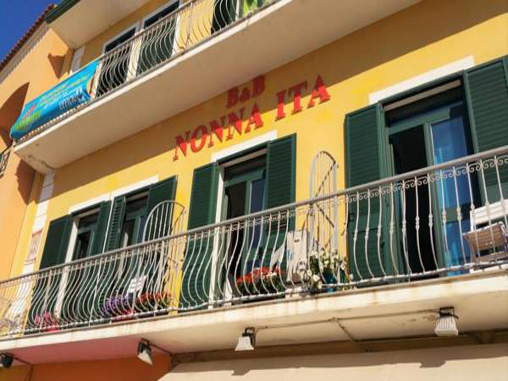 B&B Nonna Ita - Santa Teresa Gallura - Piazza Vittorio Emanuele 27, 07028 Santa Teresa di Gallura, Italia