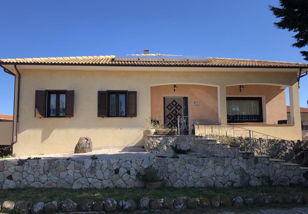 B&B Piras - Suni - Via S.Satta 23, 08010 Suni, Italia