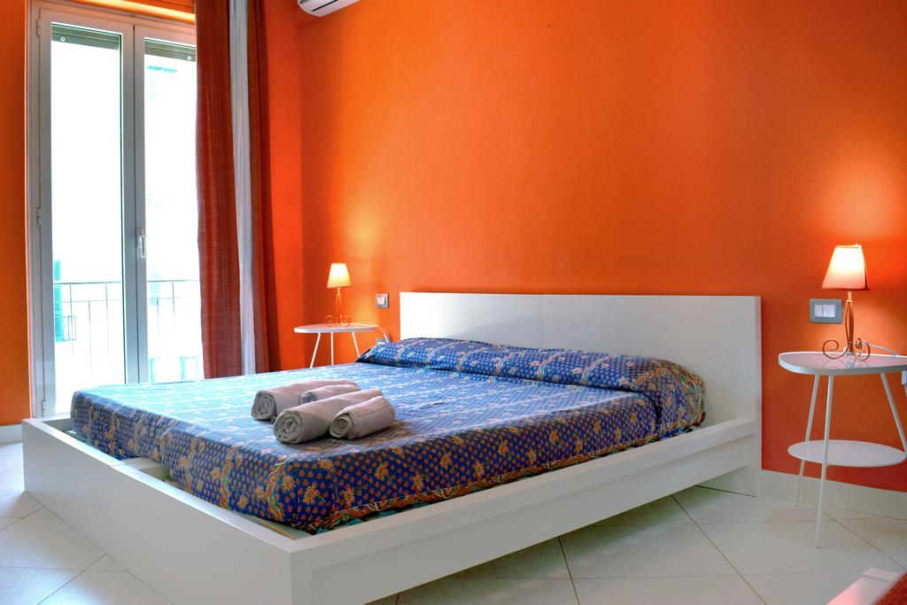 B&B Thanit - Cagliari - Via Giovanni Battista Pergolesi 72, 09128 Cagliari, Italia