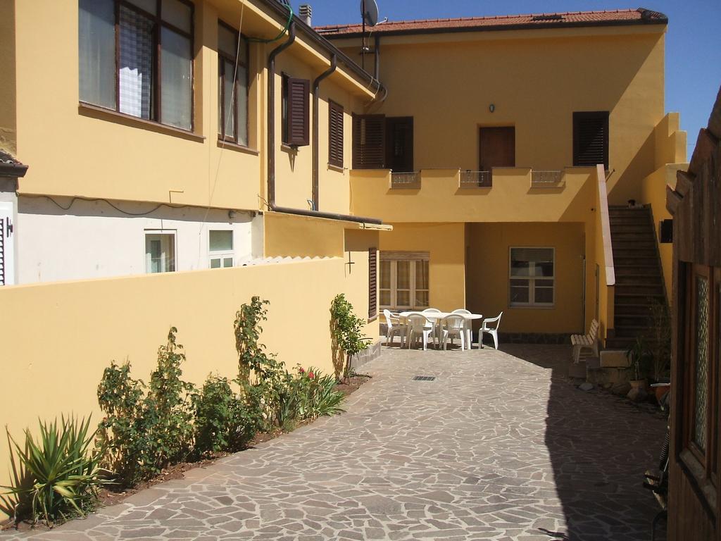 Bed & breakfast da Anatolia - Thiesi - Via Deffenu 27, 07047 Thiesi, Italia