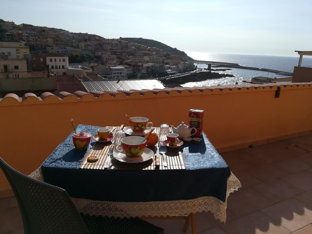 Bed & Breakfast La Tzinnia - Castelsardo - Via Carlo Alberto 32 34, 07031 Castelsardo, Italia