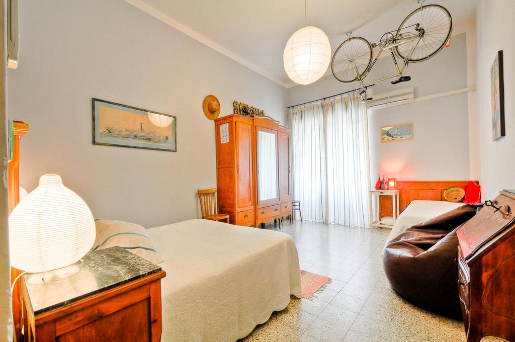 Boipeba Guesthouse - Alghero - Via Luigi Canepa 12, 07041 Alghero, Italia