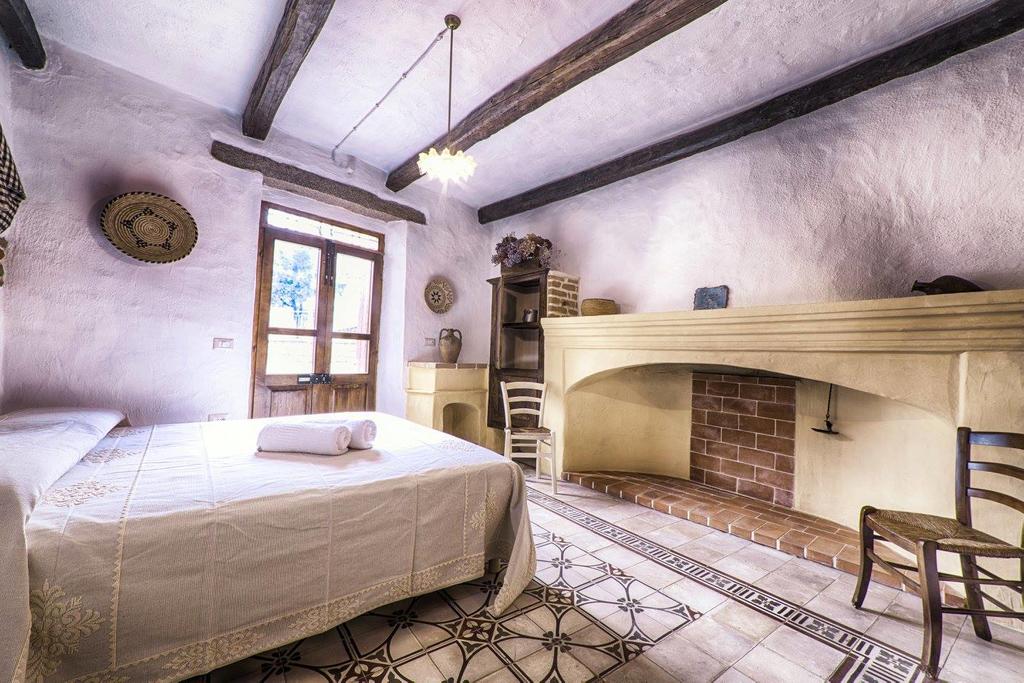 Casa Masini - Fonni - Piazza Lamarmora 4, 08023 Fonni, Italia