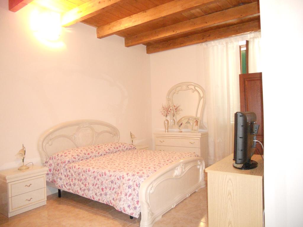 Guest House Efisio - Alghero - Via Brigata Sassari 4, 07041 Alghero, Italia