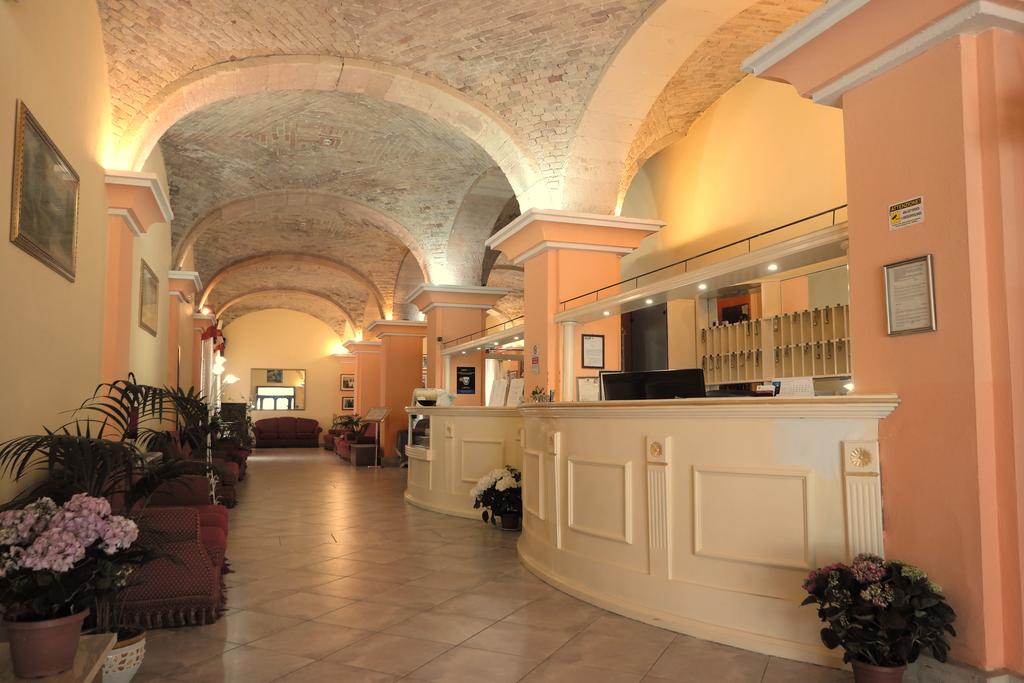 Hotel 4 Mori - Cagliari - Via Angioy 27, 09100 Cagliari, Italia