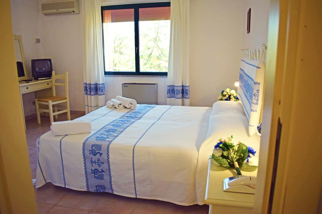 Hotel Montiruju - Santa Maria Coghinas - Via Terme Di Casteldoria, 07030 Santa Maria Coghinas, Italia