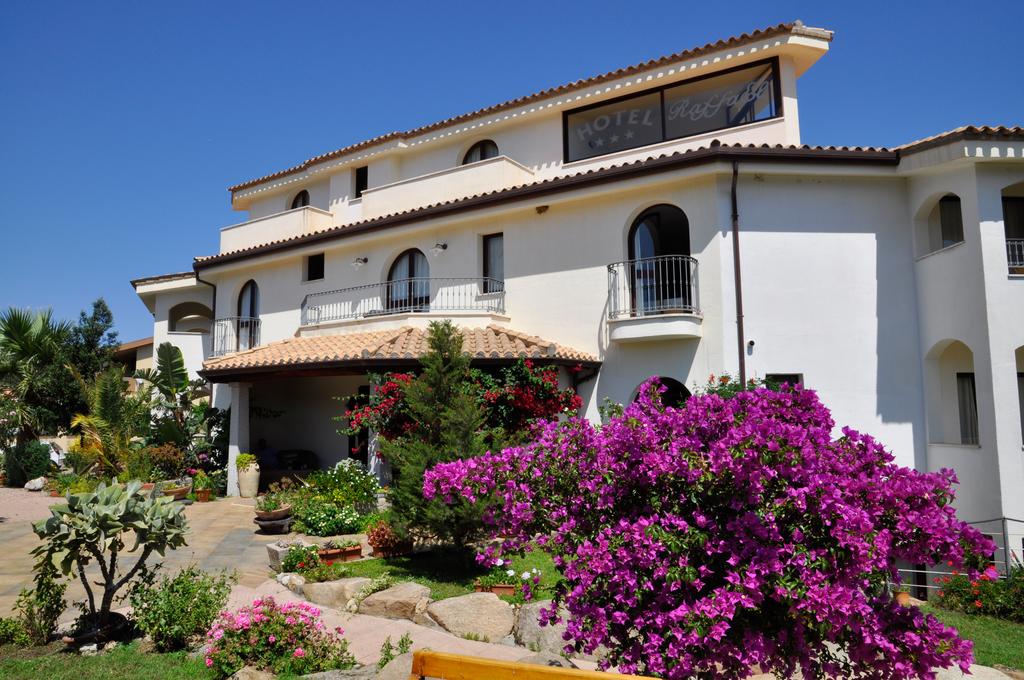 Hotel Raffael - Villasimius - Via Umberto I, 248, 09049 Villasimius, Italia