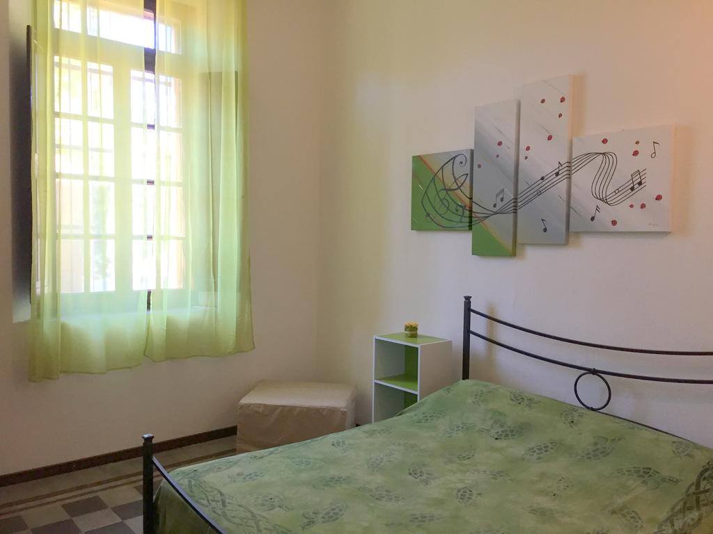 Ma Rooms - Arborea - Piazza Maria Ausiliatrice n. 12, 09092 Arborea, Italia