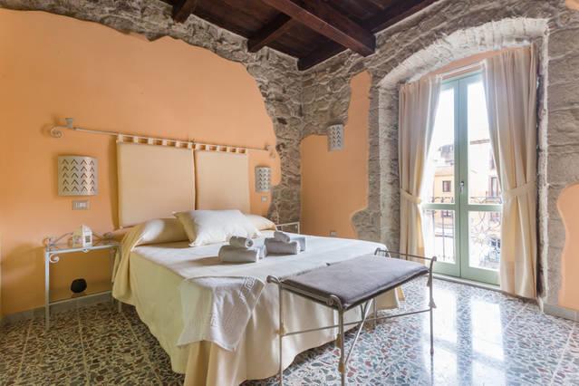 Madalen Guest House - Bosa - Corso Vittorio Emanuele II, 69, 08013 Bosa, Italia