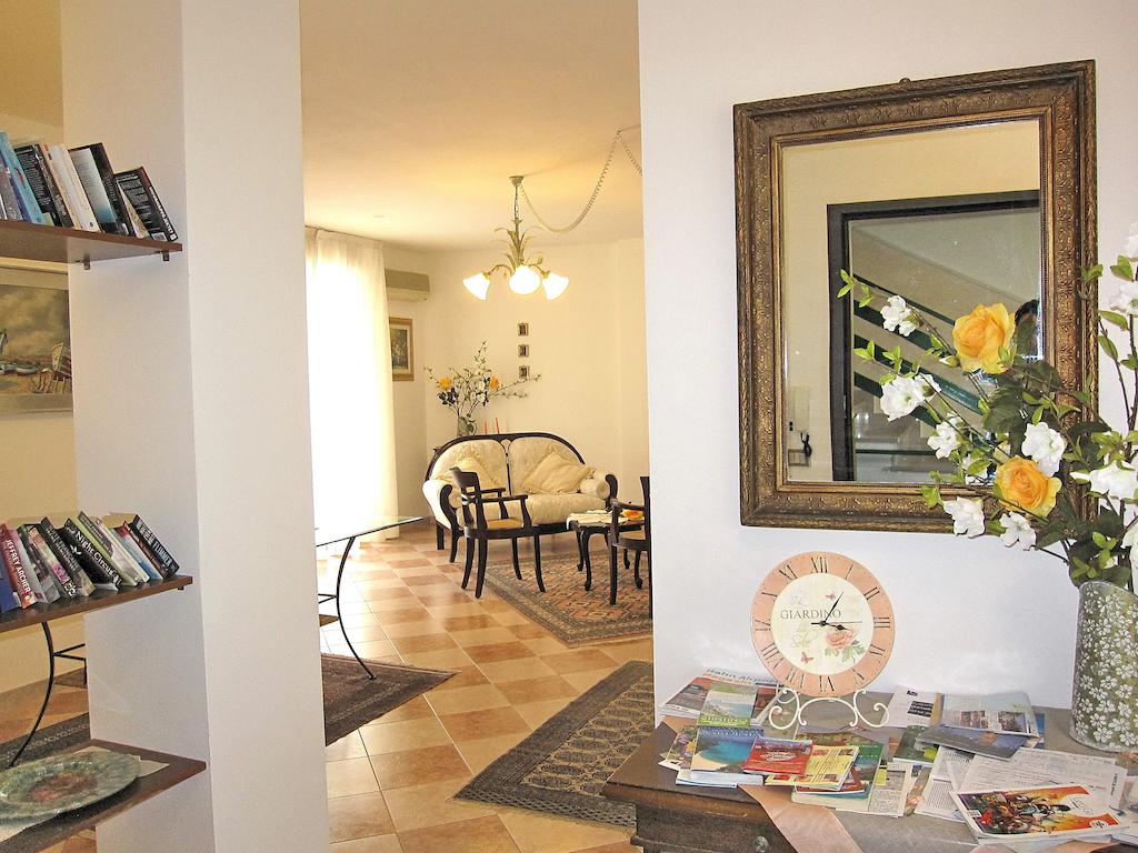 Magralù 2 B&B - Alghero - Via Paoli 84, 07041 Alghero, Italia