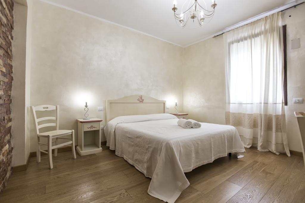 Morpheo Rooms - Alghero - Via Guixera 17, 07041 Alghero, Italia