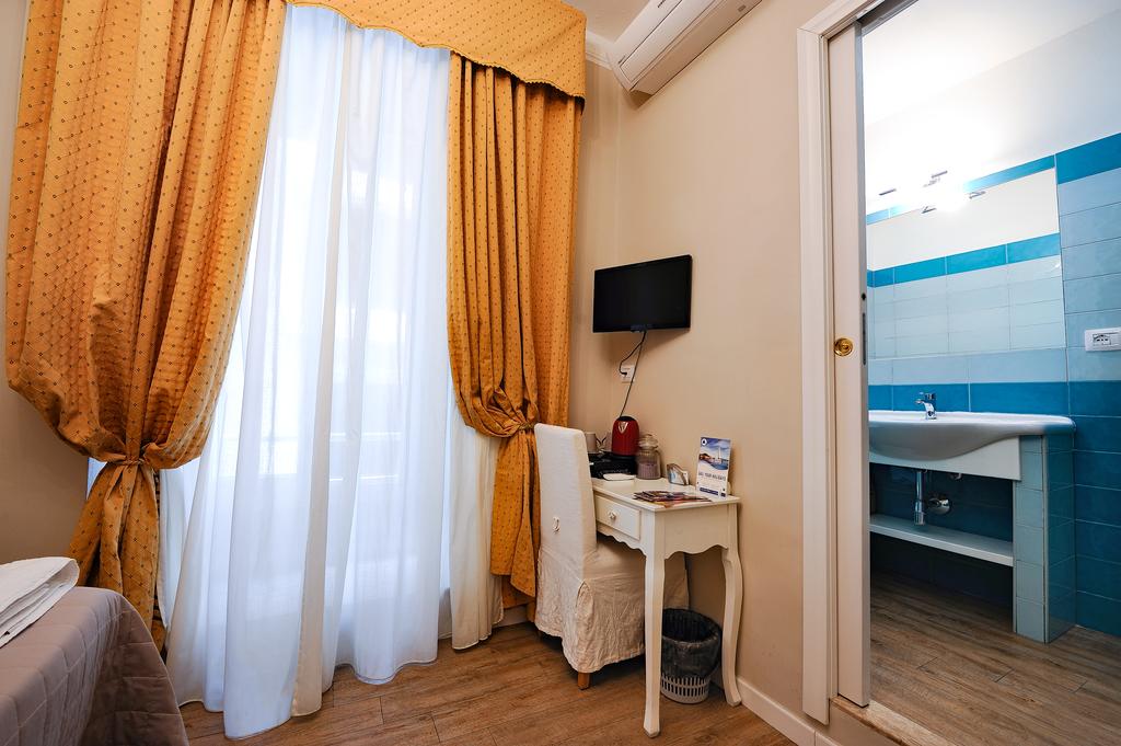 Onda Marina Rooms - Cagliari - Via Roma 43, 09124 Cagliari, Italia