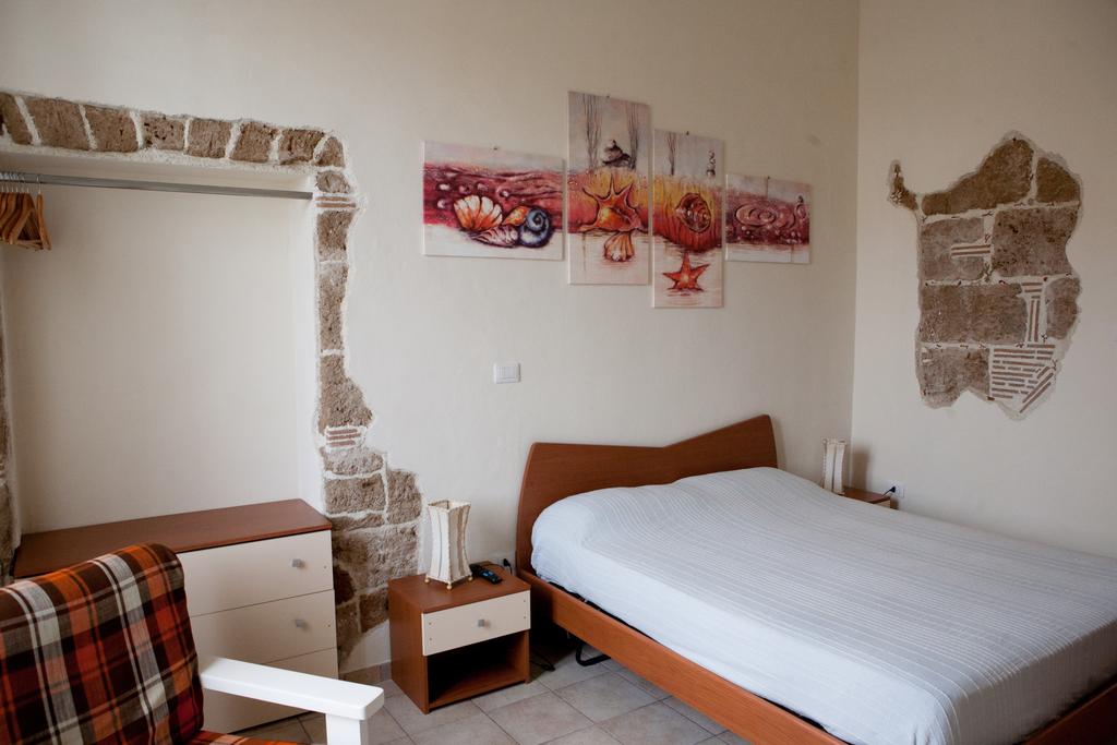 Poseidon B&B - Alghero - Via Cagliari 28, 07041 Alghero, Italia