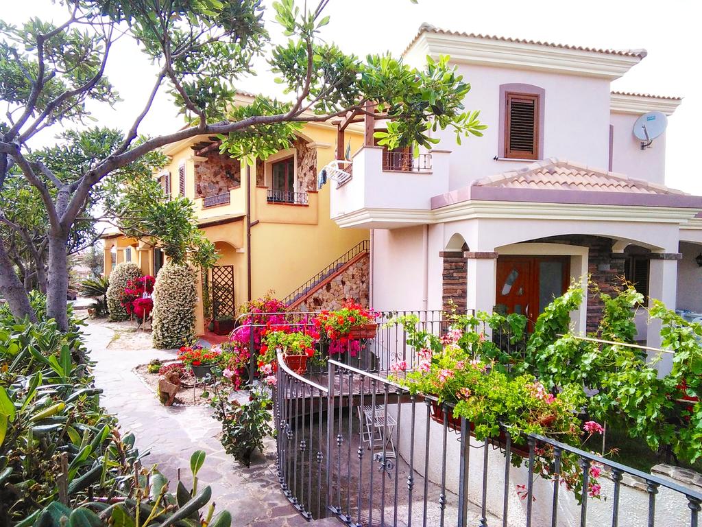 Real B&B Primo Sole - Castelsardo - Via Lombardia 28, Lu Bagnu , 07031 Castelsardo, Italia