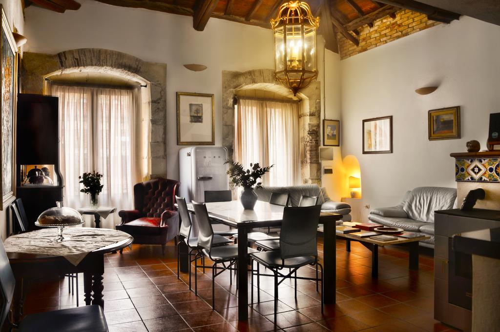 Relais del Porto - B&B - Cagliari - Via Barcellona 10, 09124 Cagliari, Italia