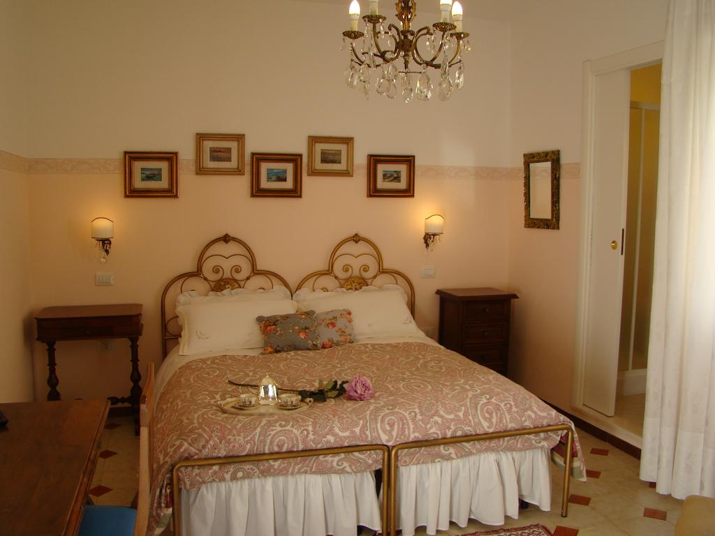 Sa Chessa B&B - Ploaghe - Via Padre Nicolò 36, 07017 Ploaghe, Italia