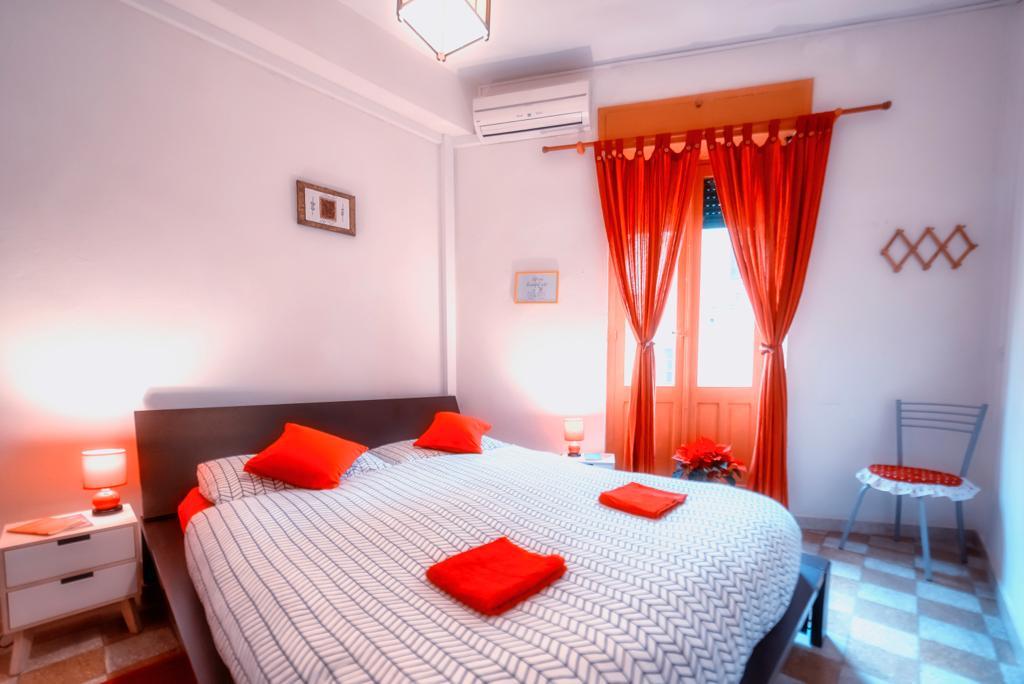 Su Tronu B&B - Cagliari - Via Carloforte 15, 09123 Cagliari, Italia